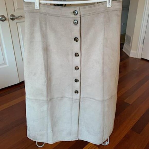 Rarely Worn Ann Taylor Suede A-Line Midi Skirt - Picture 4 of 7